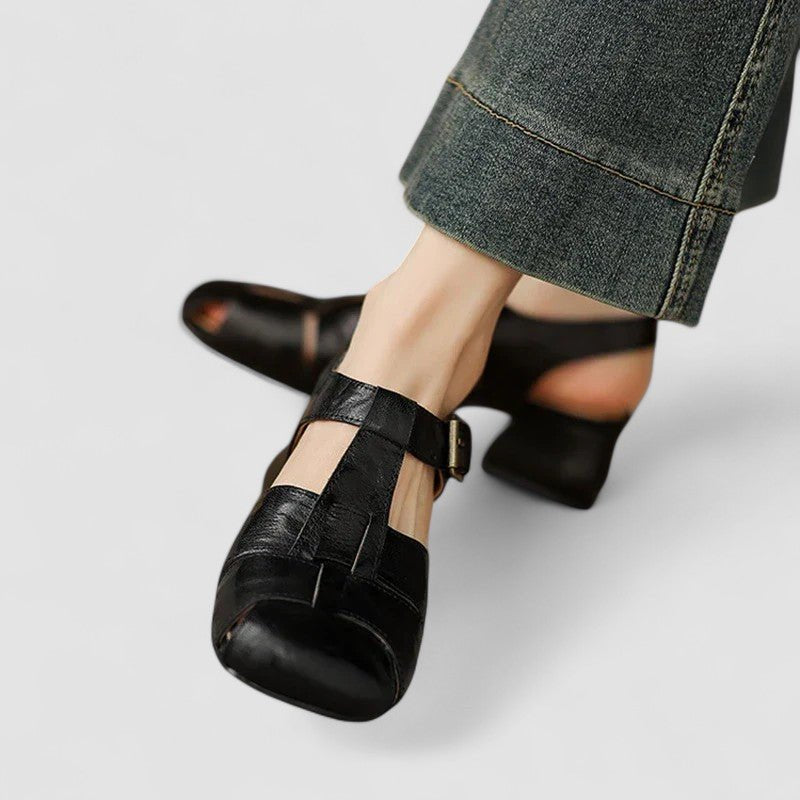 Women's Closed Toe Heeled Sandals with Buckle Straps - Black