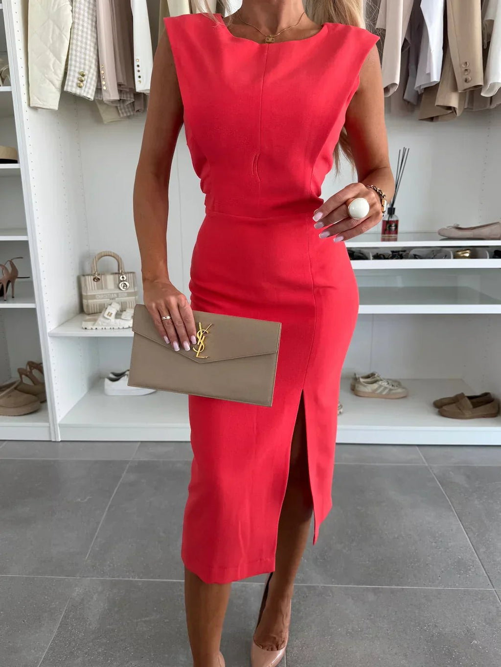 Women's Figure-Enhancing Sleeveless Midi Dress with Front Slit