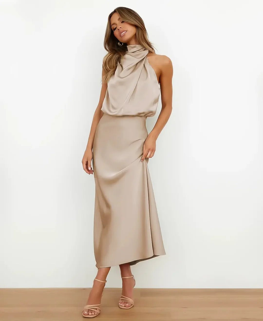 Women's Satin Halter Midi Dress - Abrikoos