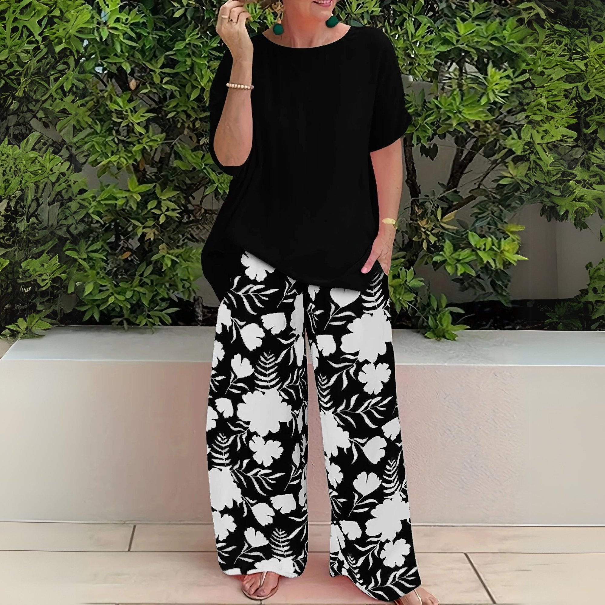 Women's Two-Piece Set Floral Wide-Leg Pants - Carbon Black