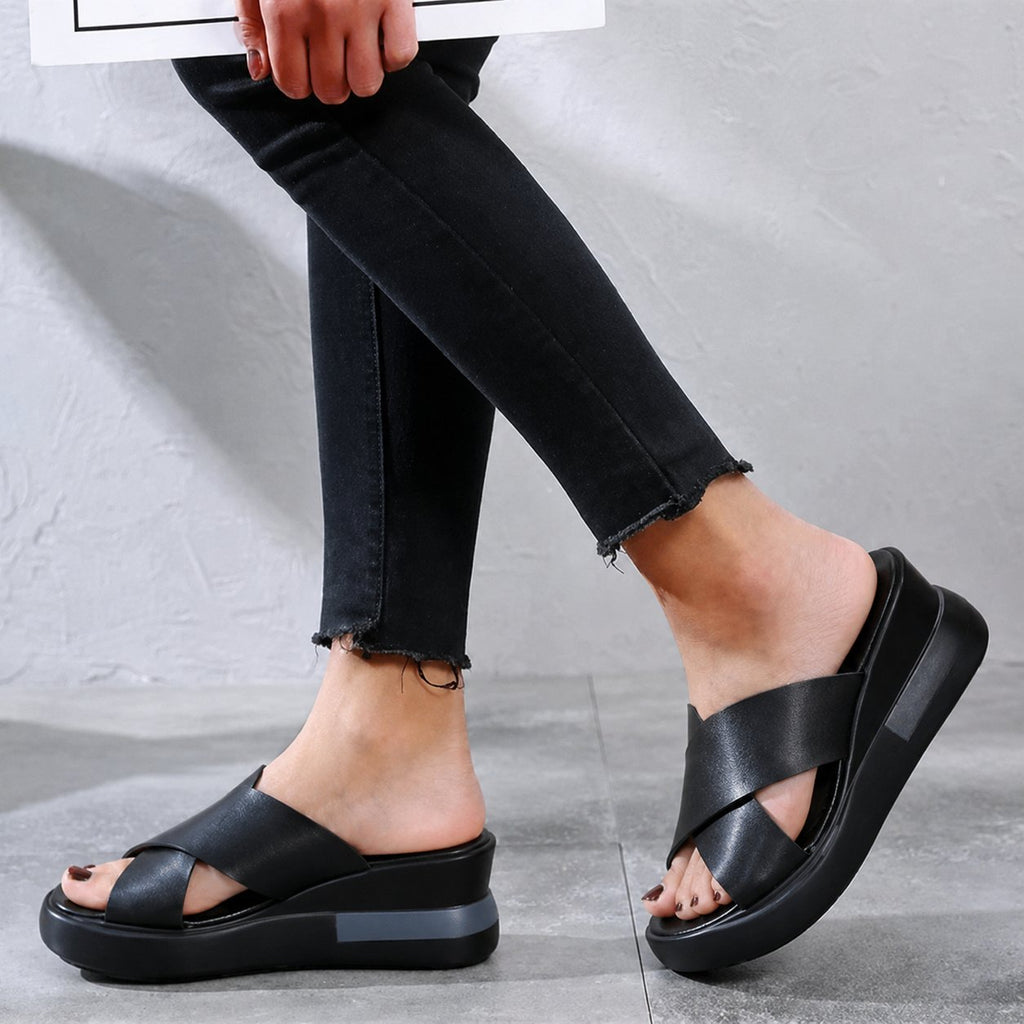 Women's X-Strap Cushioned Flat Sandals - Black